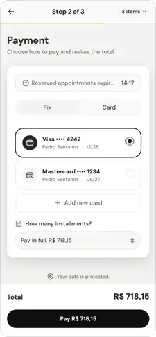Step 2 of 3, payment: a reservation countdown, a Pix or Card choice, saved cards, an instalment selector and a 'Pay R$ 718,15' button.